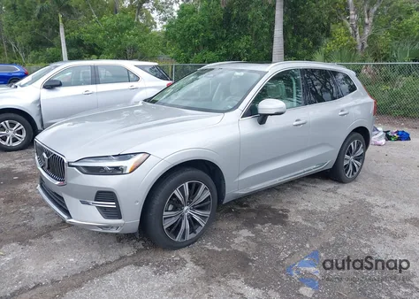 2023 Volvo Xc60 B5 Plus Bright Theme z USA, uszkodzony, nr VIN YV4L12RE4P1261427